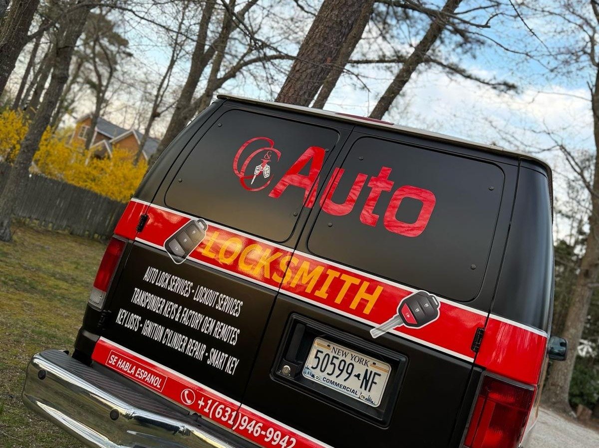 Accessories and Luxuries Martinez