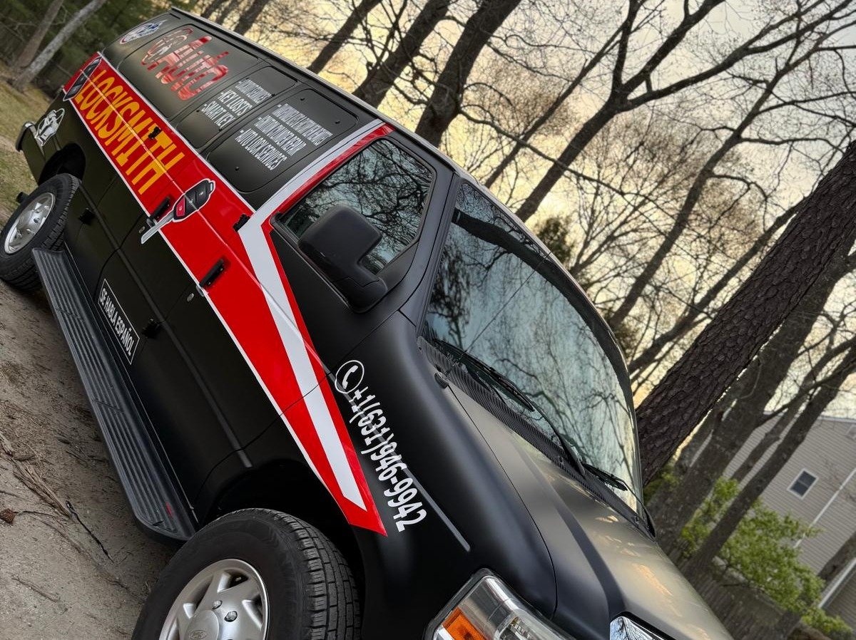 Accessories and Luxuries Martinez